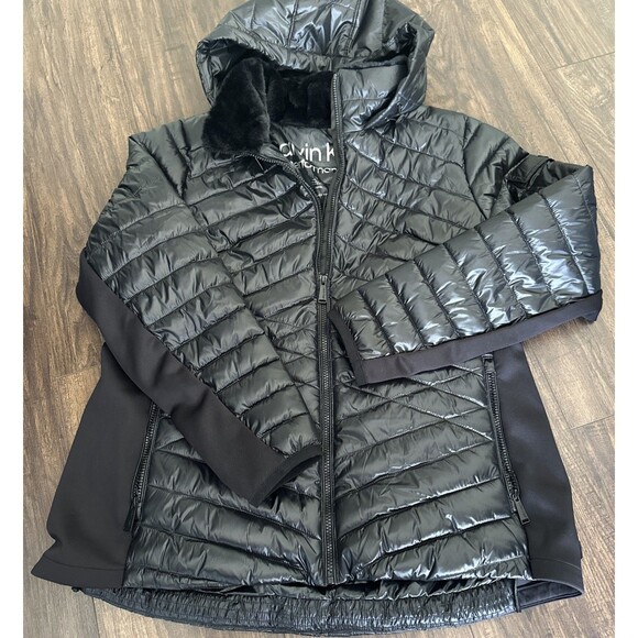 Calvin Klein Performance Women's Plus Size Hooded Faux-Fur-Trim Quilted Coat 1X - Picture 2 of 11